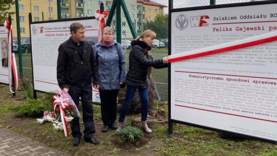 Uroczystość odsłonięcia tablic ku czci Żołnierzy Niezłomnych w Szkole Podstawowej nr 1