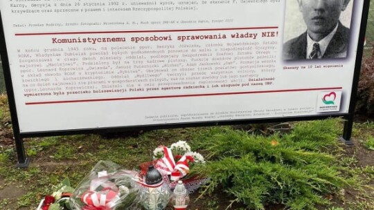 Uroczystość odsłonięcia tablic ku czci Żołnierzy Niezłomnych w Szkole Podstawowej nr 1