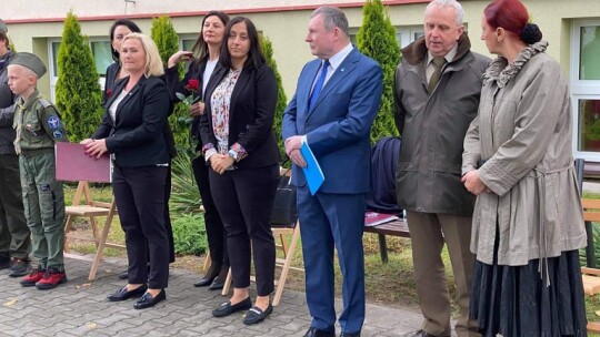 Uroczystość odsłonięcia tablic ku czci Żołnierzy Niezłomnych w Szkole Podstawowej nr 1