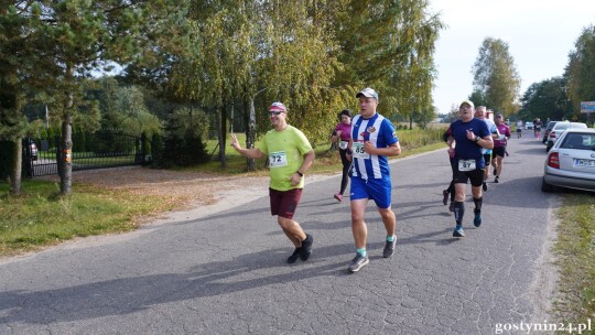 Artur Kamiński z Płocka wygrał IV Powiatowy Bieg w Szuwarach