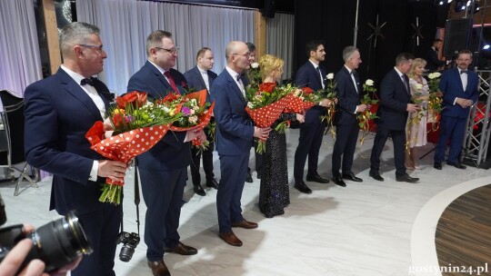 Maturzyści z Liceum Ogólnokształcącego bawią się na studniówce w Kutnie [FOTO]