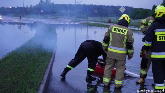 Ulewa nad Gostyninem. Zablokowana mała obwodnica