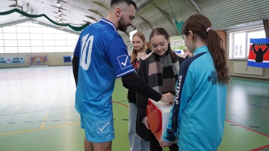 Piłkarze Mazura wygrali charytatywny turniej rozgrywany dla chorej Amelki Borkowskiej [AUDIO]
