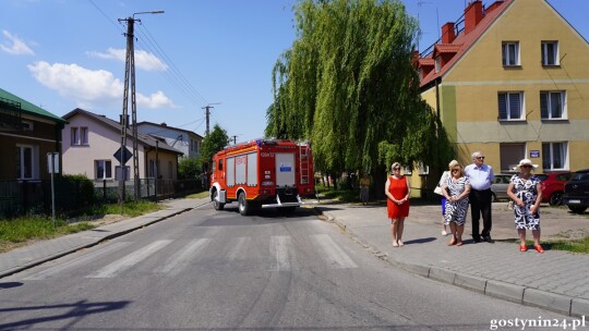 Ulicami Gostynina przeszła procesja Bożego Ciała. Ks. Arkadiusz Ronowicz: Jezus zostawia nam swoje Ciało i Krew, byśmy mieli siłę przemieniać to, co jest negatywne w naszym życiu [AUDIO+FOTO]