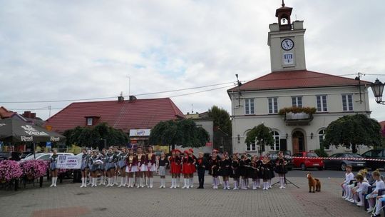 Mażoretki zatańczyły dla mieszkańców Gostynina