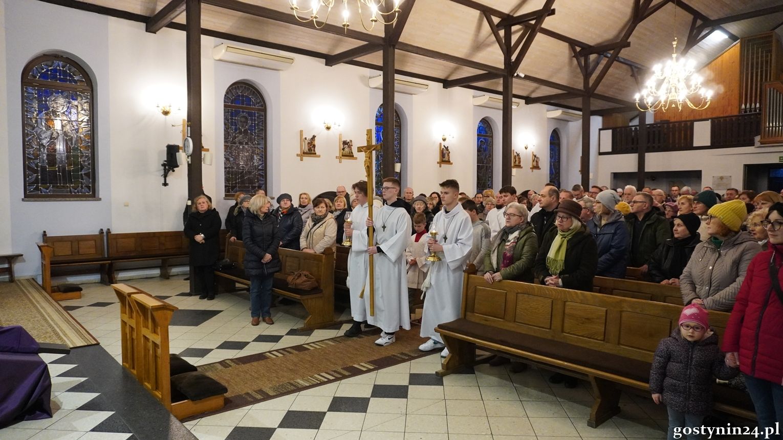 Ks. Andrzej Rutkowski: Krzyż jest symbolem miłości Boga do l