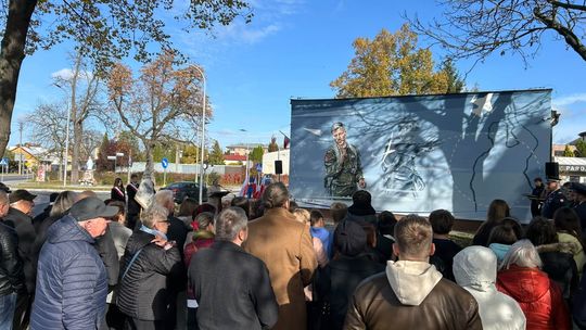 Gostynin oddał hołd ppłk. pil. Maciejowi „Slabowi” Krakowianowi