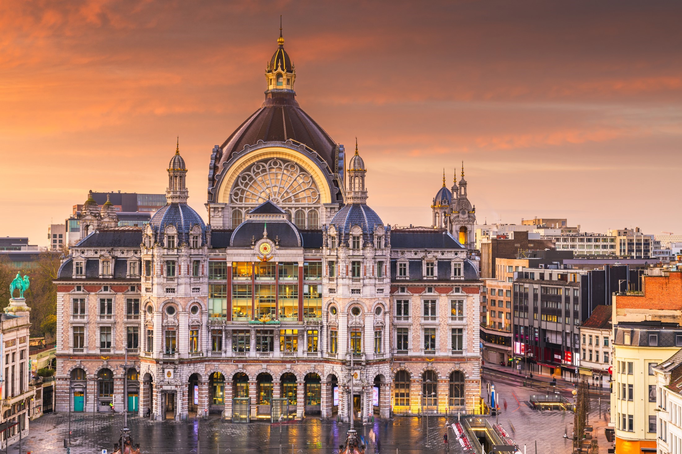 antwerpia shutterstock 1798100947